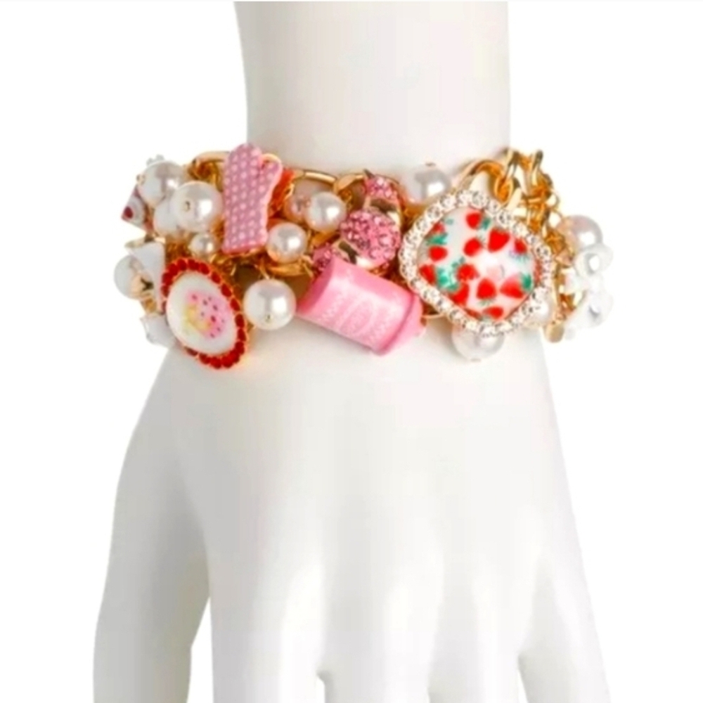 ❤️🔹️BETSEY JOHNSON🔹️ CHARM BABY CAKES BRACELET BAKING GOLDTONE RETAIL $128
